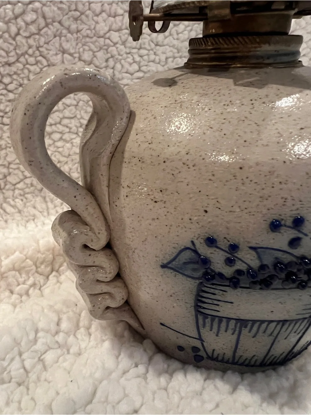 Salmon Falls Stoneware Blueberry Basket Oil Lamp 1995 with Chimney & Wick